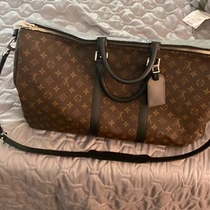 This LV bag is less than 1 year old in perfect condition.